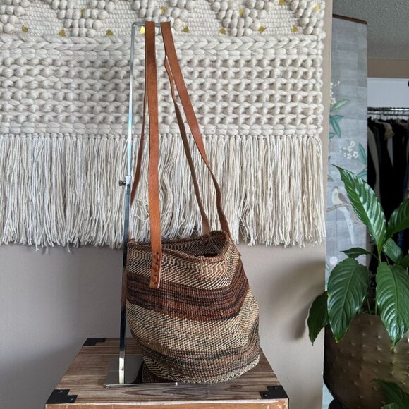 90s Vintage Leather Strap Brown Woven Raffia Farmers Market Bucket LRG Tote Bag - Picture 7 of 11